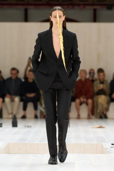 Look 2